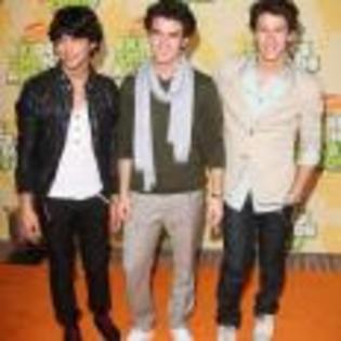 Joe_Jonas_1264193151_2 - poze  jonas
