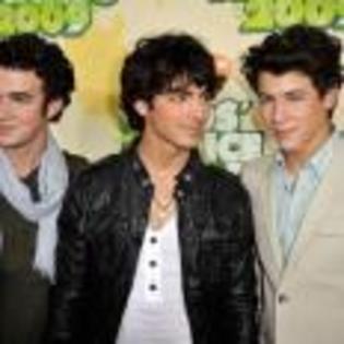 Joe_Jonas_1264193168_2 - poze  jonas
