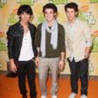 Joe_Jonas_1264193189_1