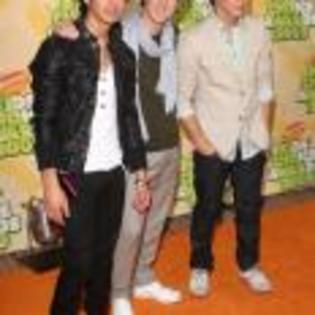 Joe_Jonas_1264193210_2