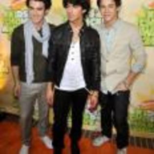 Joe_Jonas_1264193294_1