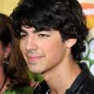 Joe_Jonas_1264193294_2