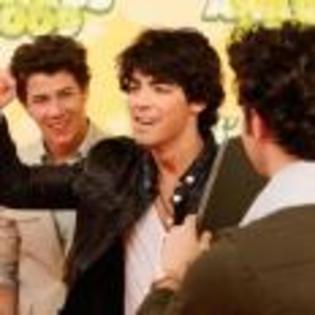 Joe_Jonas_1264193311_3 - poze  jonas
