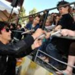 Joe_Jonas_1264193396_2 - poze  jonas