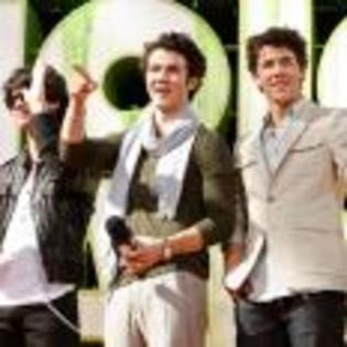 Joe_Jonas_1264193413_0 - poze  jonas