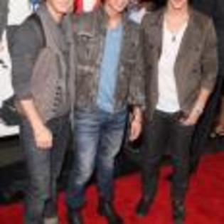 Joe_Jonas_1264193533_3
