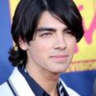 Joe_Jonas_1264188765_3