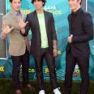Joe_Jonas_1264189036_1
