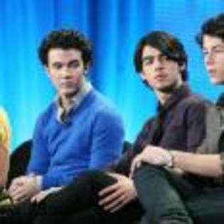 Joe_Jonas_1264189055_2