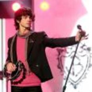 Joe_Jonas_1264189055_4