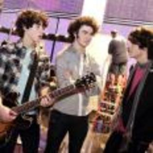 Joe_Jonas_1264189182_1