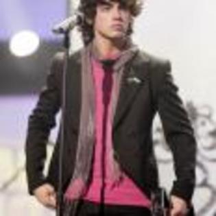 Joe_Jonas_1264189182_2