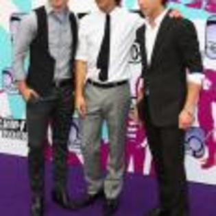 Joe_Jonas_1264189285_1