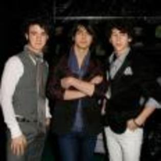 Joe_Jonas_1264189306_3