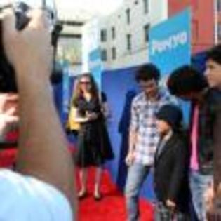 Joe_Jonas_1264189527_0