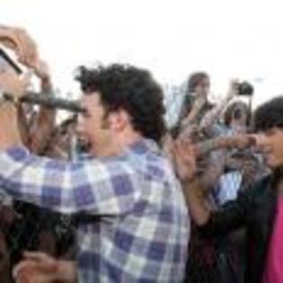 Joe_Jonas_1264189660_4