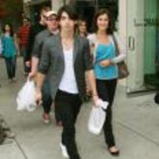 Joe_Jonas_1264189715_1