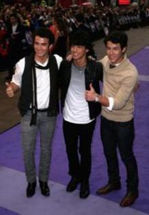 Joe_Jonas_1264189997_2