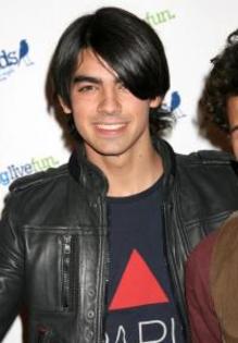 Joe_Jonas_1264190346_0
