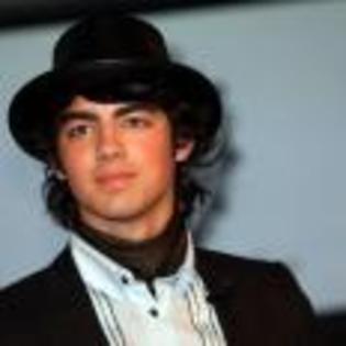 Joe_Jonas_1264190346_3 - poze  jonas