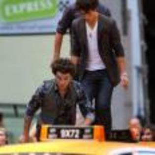 Joe_Jonas_1264190476_3