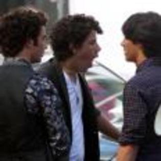 Joe_Jonas_1264190660_4