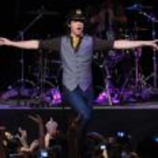 Joe_Jonas_1264191868_3 - poze  jonas