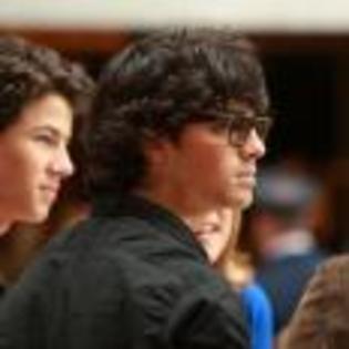 Joe_Jonas_1264191951_1 - poze  jonas