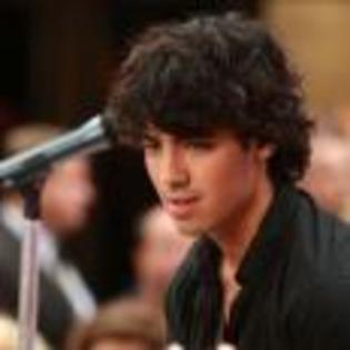 Joe_Jonas_1264191995_1