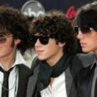 Joe_Jonas_1264188119_4 - poze  jonas