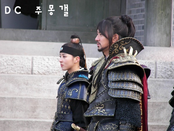 13064045_PTHFBLCQS - q---jumong_soseono---q