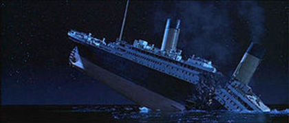 300px-Titanic_breaks_in_half - Titanic filmul