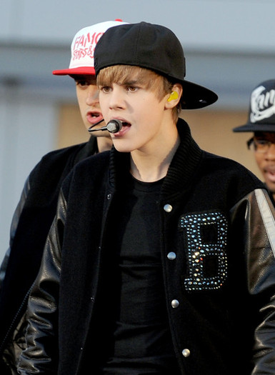 Justin+Bieber+2010+MTV+Video+Music+Awards+hHPCIcAZAQrl - ALBUM SPECIAL PT PRIETENA MEA CIOBOTAR ORSHY