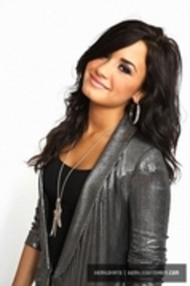 26599202_WWVITJFGU - demi 10