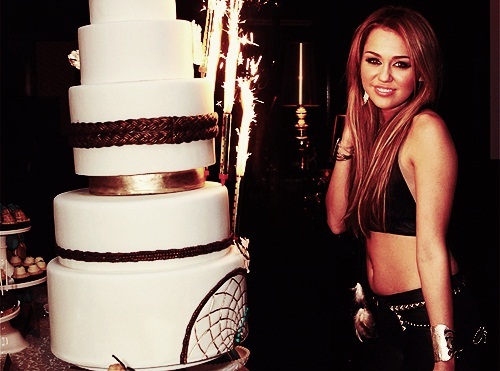 Miley (0) - Mileys birthday
