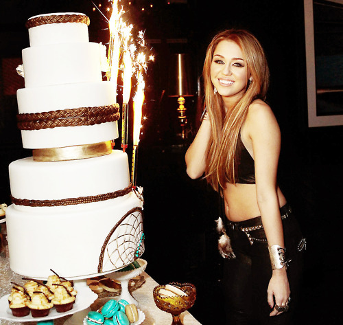 Miley (1)