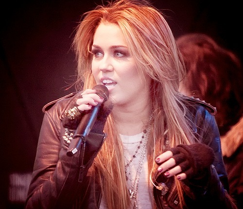 Miley (9) - Miley in concert
