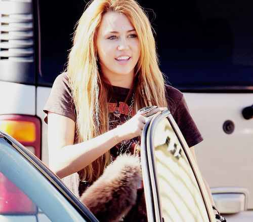 Miley (10)
