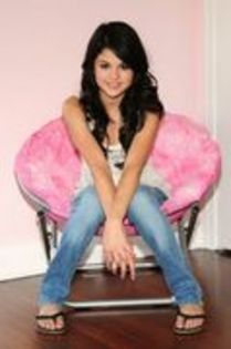 15937420_ICBEVBAMM - selena 22