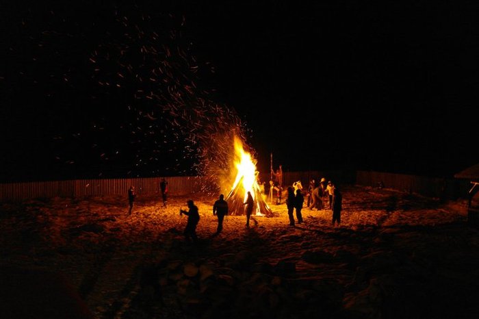 165700_178050168896202_100000736605644_429404_200965_n