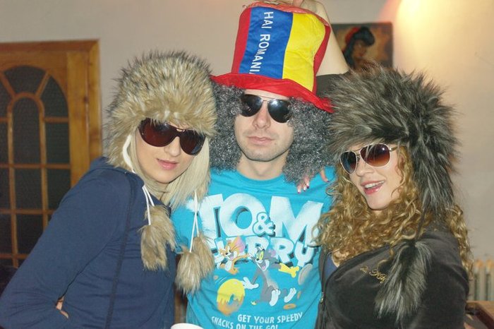 166390_178047935563092_100000736605644_429342_5829190_n