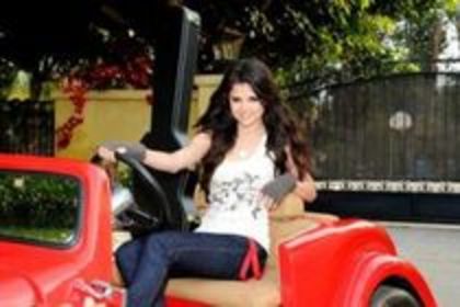 15967948_GSBLHMXWG - selena 35