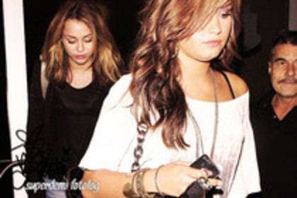 .....Demi si Miley.... - xXxDisneyxXx