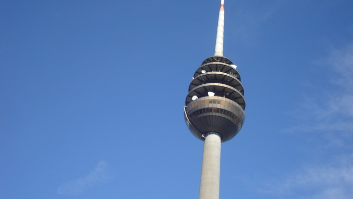 turnul din nuirinberg - z Contact