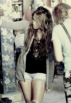 24731553_OKEQHFCNA - Miley