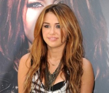 24731560_TZXXOICEP - Miley