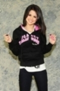 28395636_UWBVGBERH - selena 52