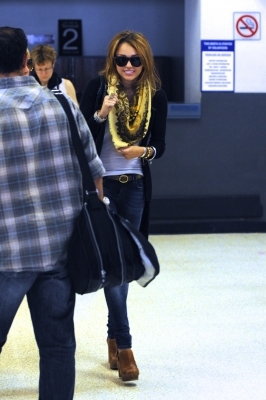 normal_47842_Preppie_Miley_Cyrus_arrives_into_LAX_Airport_12_122_491lo - Arriving At LAX Airport