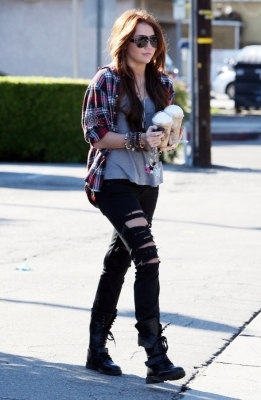 normal_19468_Miley_Cyrus_738_122_385lo - At and About In LA