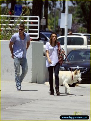 normal_miley-cyrus-liam-hemsworth-petco-08 - At Petco Pet Store In LA